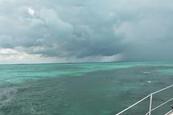 Utazás a Bahamák felé esőben