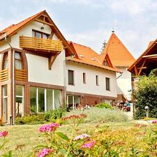 Hotel Kardosfa Zselickisfalud