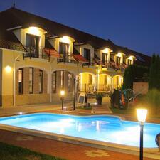 Bajor Panzió Étterem Aparthotel Bükfürdő