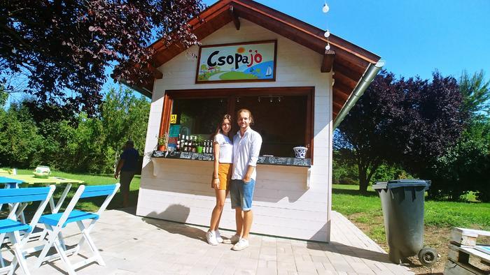 Csopajó, eldugott büfé Csopak kevésbé ismert részén Csopajó Kávézó - egy csopaki büfé, ami megéri a kitérőt