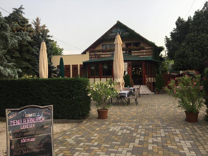 La Villa Étterem Balatonalmádi A balatonalmádi La Villa Étterem