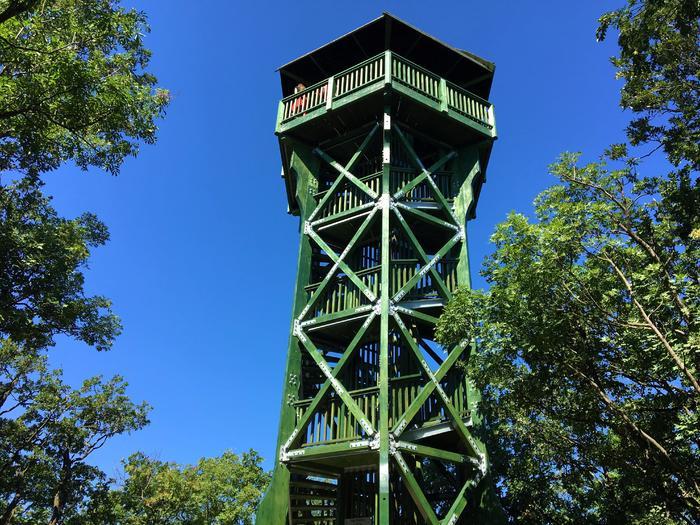 A csopkai Csákány-hegyi kilátó