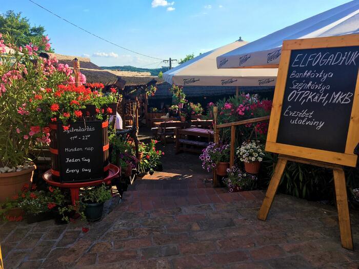 Tihanyban található a Kecskeköröm Csárda, amely isteni hagyományos magyaros ételeket kínál 