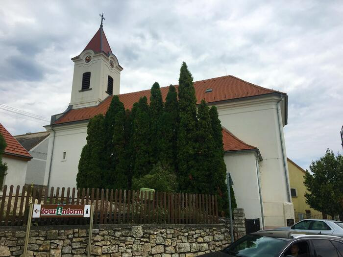 Az arácsi római katolikus templom Balatonarácsi impozáns temploma