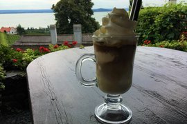 Hertelendy borozó Vinotéka