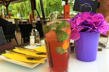 Balatonfüreden található a Prestige Bar & Restaurant, ahol finom koktélokat fogyaszthatunk Prestige Bar & Restaurant Balatonfüreden