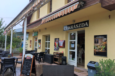 Balatonalmádin betérhetünk a Maya Cukrászdába Maya Cukrászda Balatonalmádi
