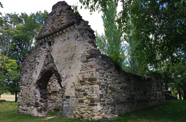 Aszófői templomrom