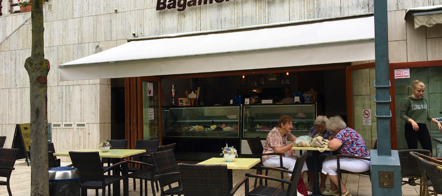 A Bagaméri Fagyizóban remek hűsítő finomságokat fogyaszthatunk el Balatonfüred központjában, a Tagore sétány mellett