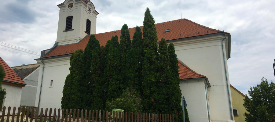 A balatonarácsi római katolikus templom Az arácsi római katolikus templom Balatonarácsi impozáns temploma
