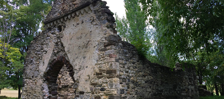 Kövesdi templomrom Aszófői templomrom