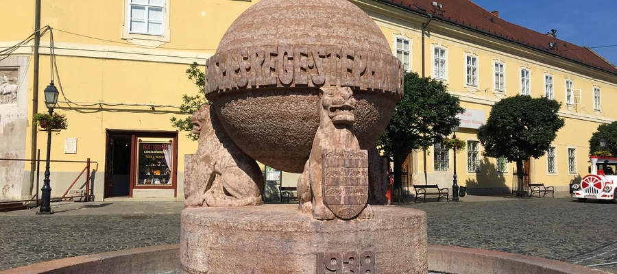 A székesfehérvári Országalma Országalma Székesfehérváron