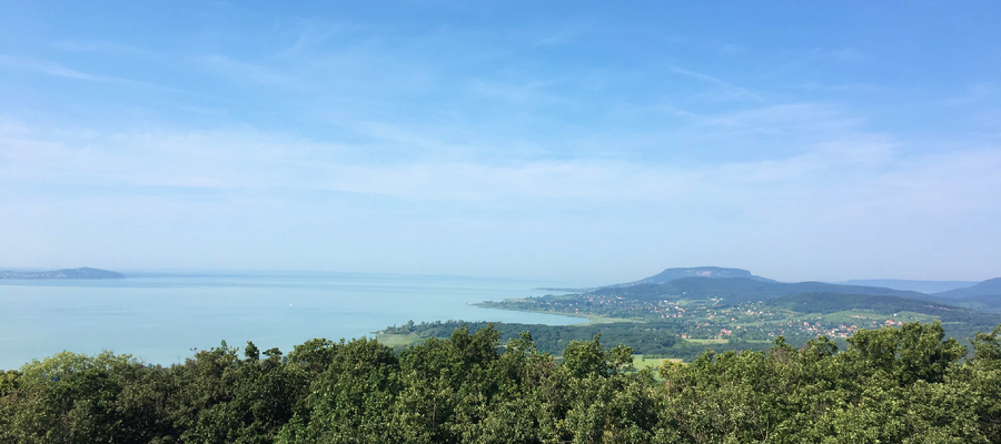 Gyönyörű panoráma a Fülöp-hegyi kilátóból Fülöp-hegyi kilátó
