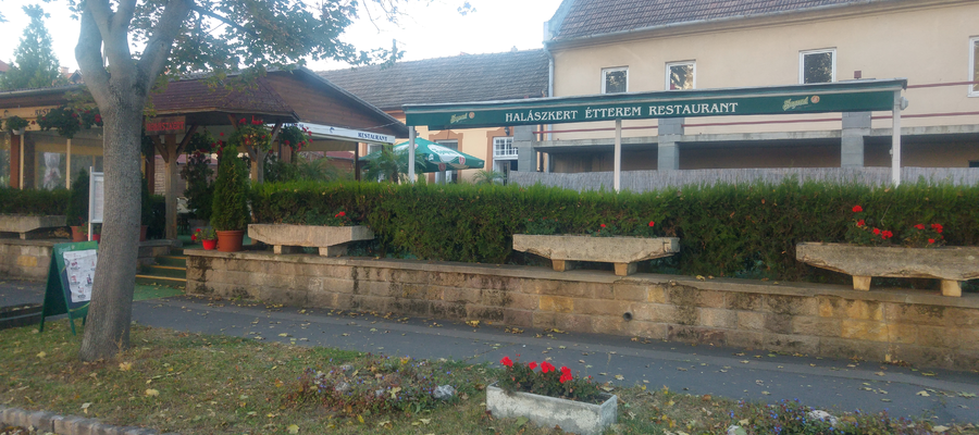 Halászkert Étterem a váci dunaparton! Duna-parti Halászkert Étterem Vácott