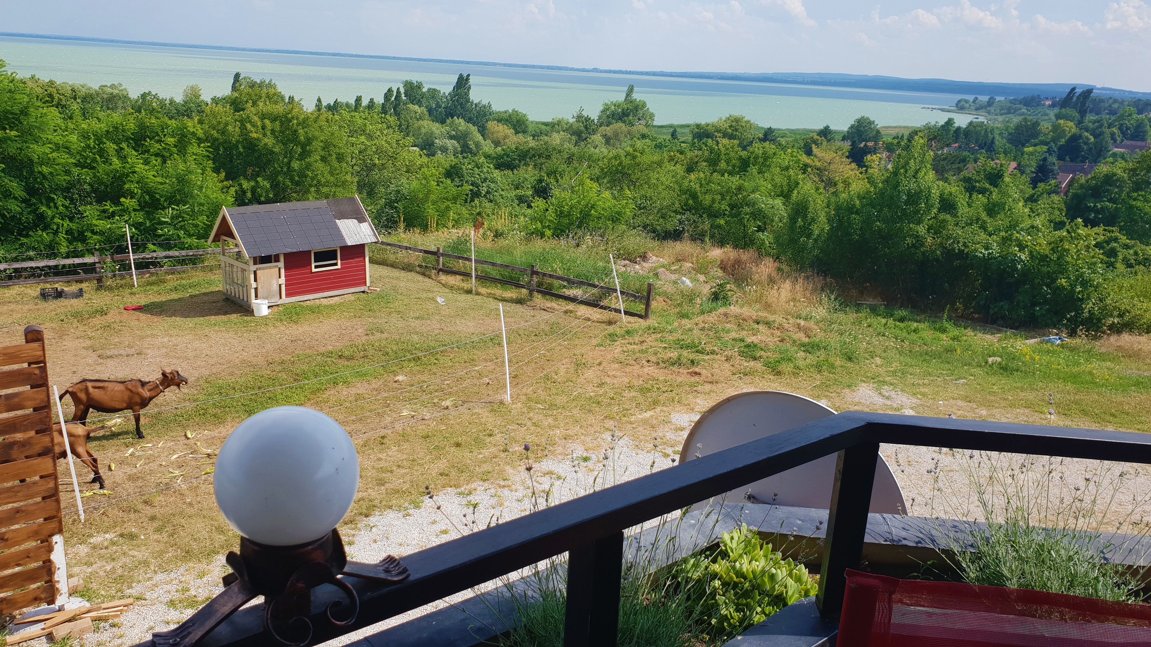 Csóka Fészek Étterem Balatongyörökön gyönyörű kilátással Balatongyörök Csóka Fészek Étterem