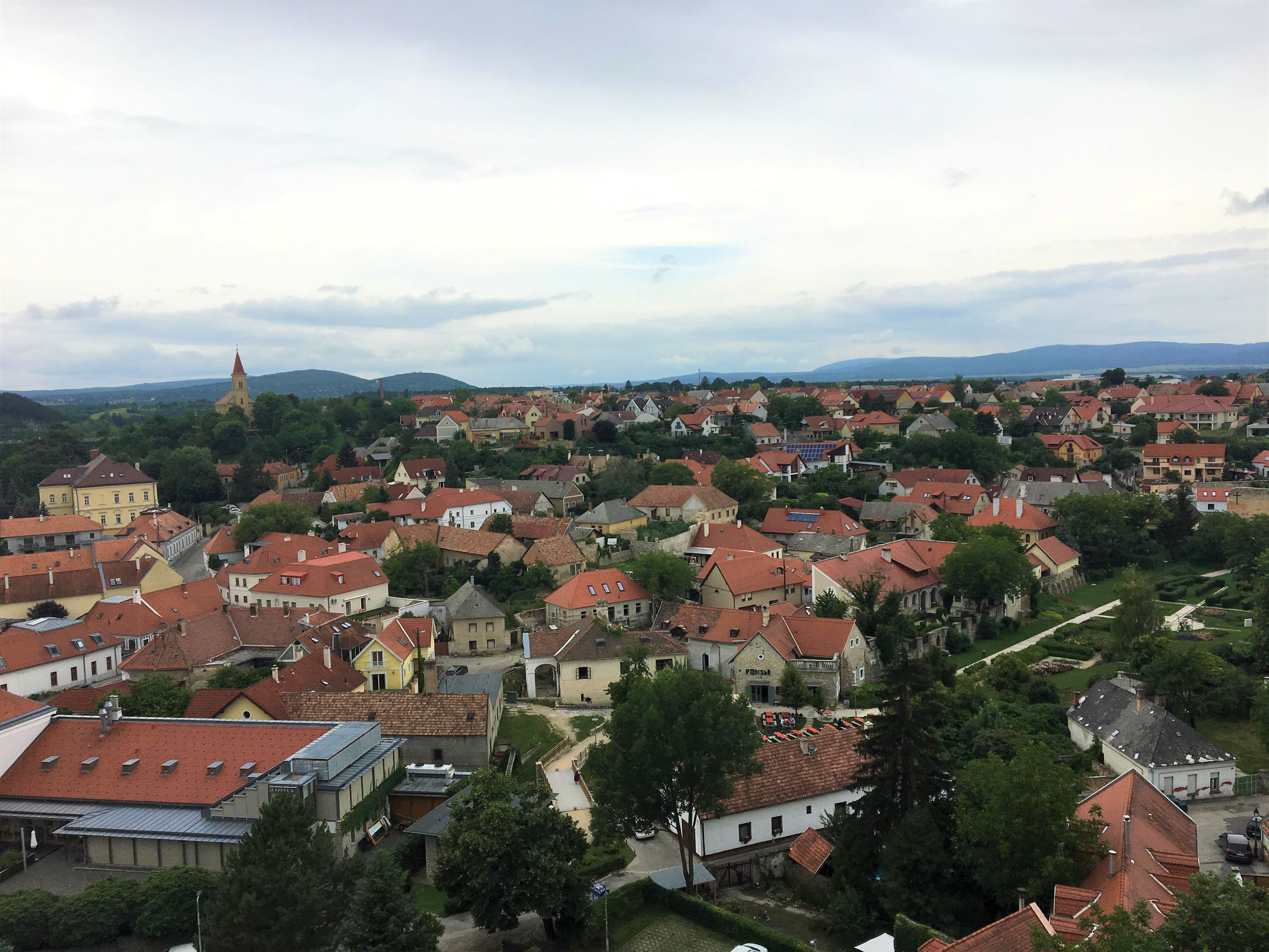A Veszprémi Vár kapuja Hősök kapuja, a Veszprémi Vár kapuja