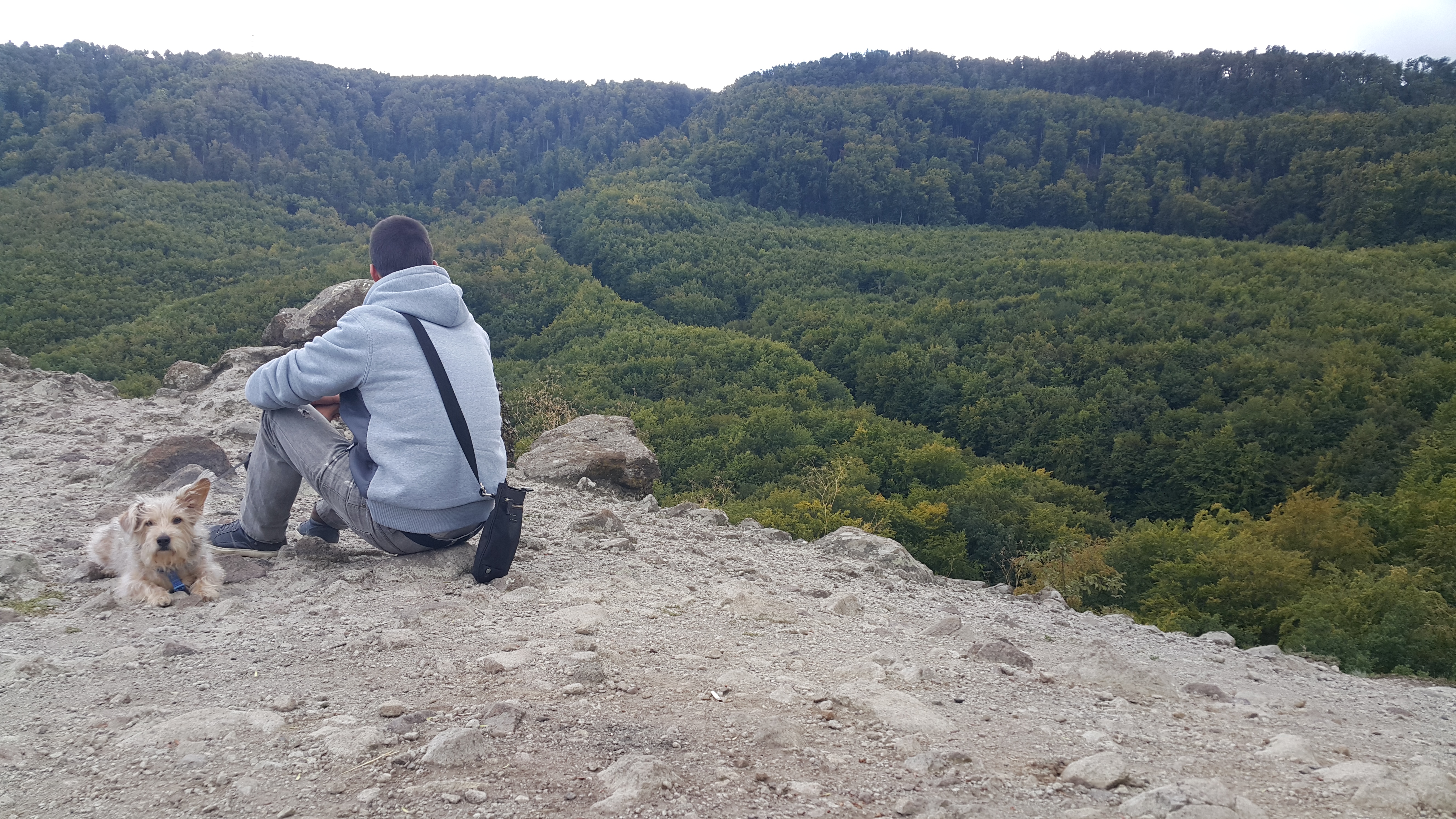 A ferenczy-szikla a Pilisben a Föld szívcsakrája