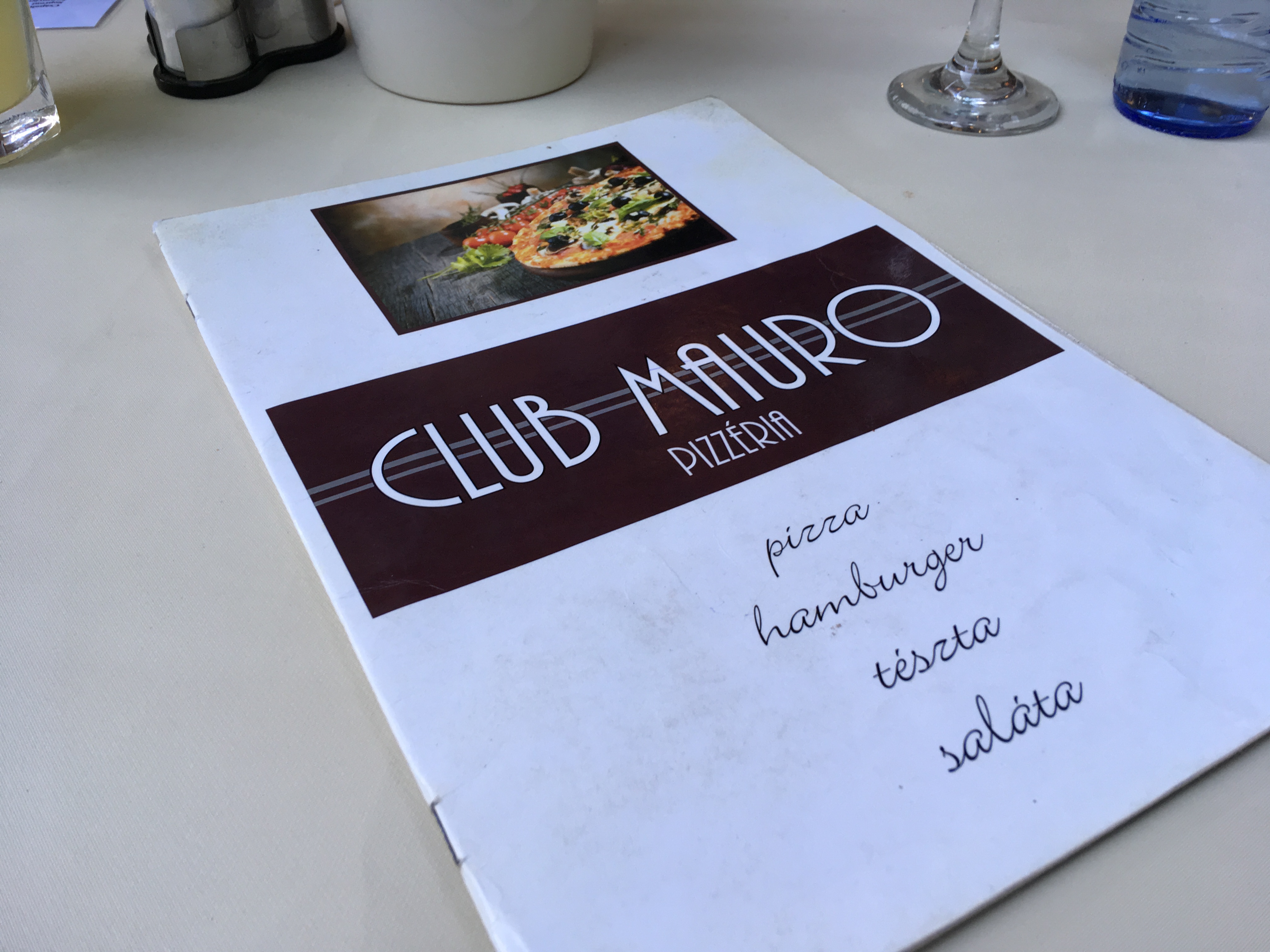 Club Mauro Pizzéria - Balatonfüredi étterem a Tagore sétányhoz közel