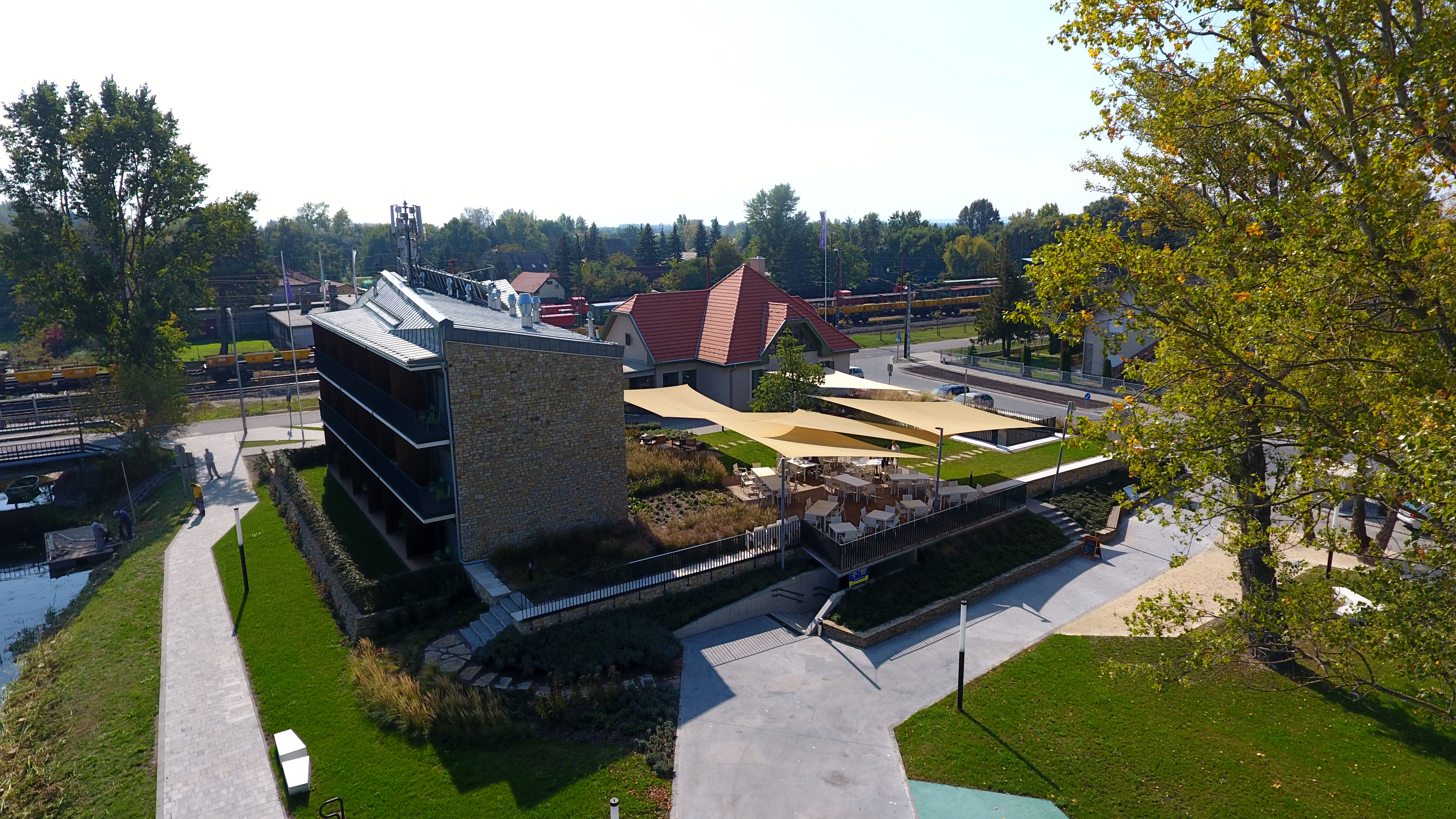 Fenyves Yacht Club Hotel, exkluzív, igényes, modern szálloda Balatonfenyvesen